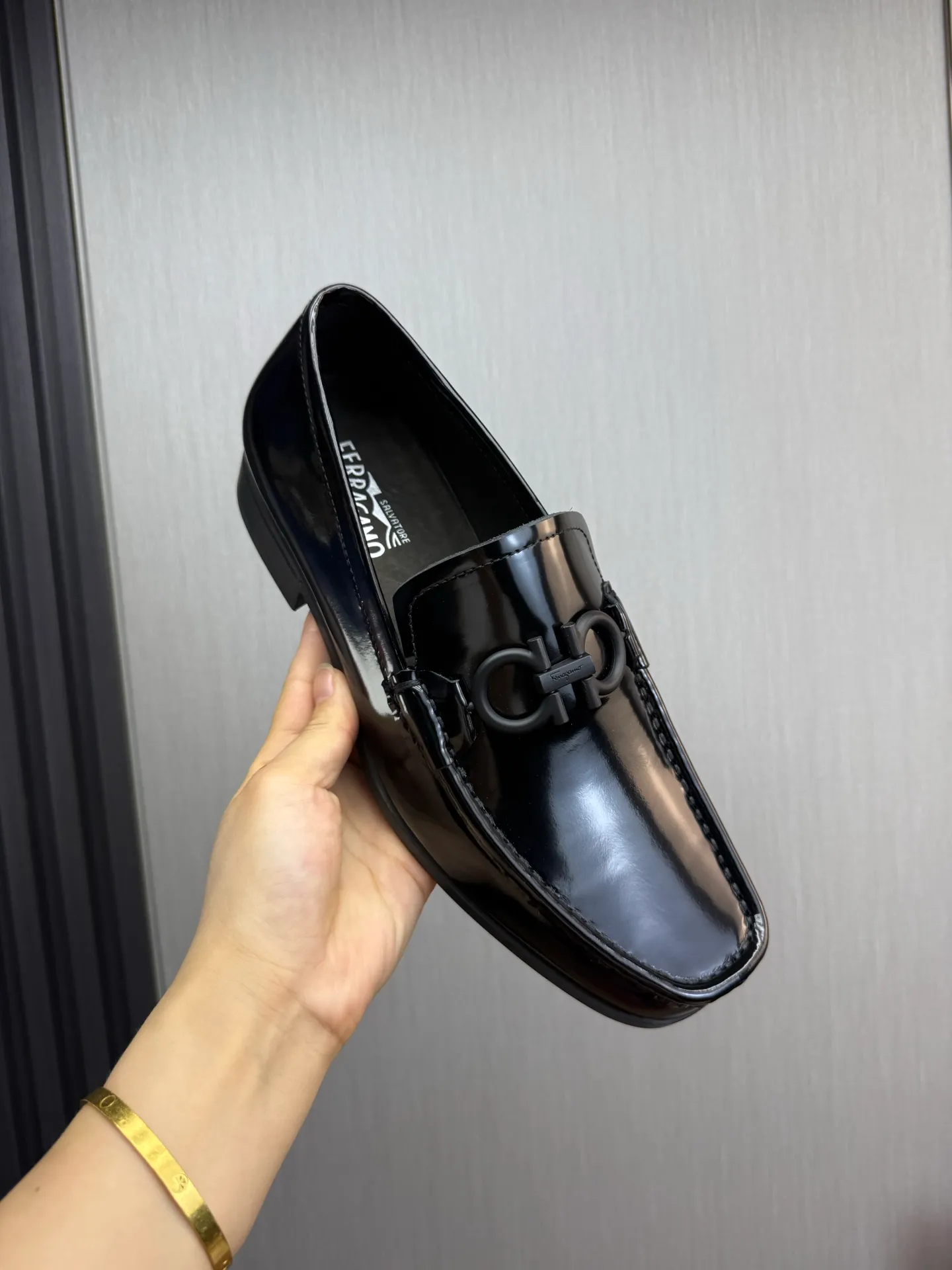 Men's shoes 💰760💰 Ferragamo. [Ferragamo] Men's Loaf leather shoes, the latest hot style, 1:1 original purchase quality, top quality, imported open-edge beaded cowhide leather on the upper, hand-made three-dimensional stitching highlights the round toe design, the inner feet are made of imported cowhide, with original wear-resistant rubber outsole, matching code 39-44, (38, 45 custom-made, non-refundable)